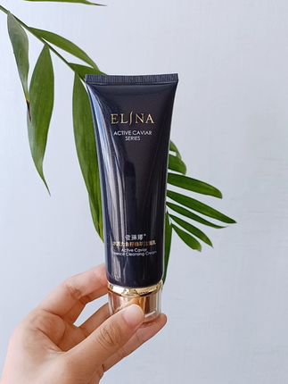 💧依琳娜氨水活力鱼籽精粹洁面乳真的绝了!🐟深海鱼籽酱精华+氨基酸配方,温和清洁同时补水,泡沫绵密像云朵~洗后肌肤透亮不紧绷,干敏肌本命!✨#洁面乳推荐 #养肤洁面