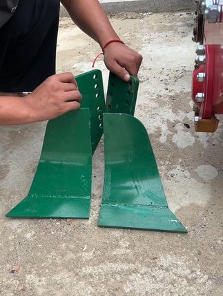 耕地轻松搞定!两用旋耕机起垄高效耐用 今天又是一个忙碌的一天!早上起来就去干活了,下午回来吃口饭休息一下。晚上继续干到九点多才回家#三农#农机配件#结实耐用#一机多用省时省力省人工#旋耕机