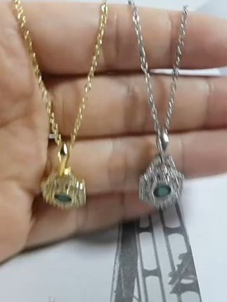 绿色六边形吊坠,锁骨间的轻奢秘密! 想戴有质感又不贵重的首饰?这款吊坠让你轻松拥有!#夏日通勤休闲穿搭#毫不费力的夏秋过渡穿搭#dirtywork亚比的统治区#夏日穿搭有这搭配公式就够了#跟着白昼小熊DL摇打开恋夏风