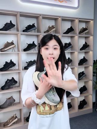 #悍军安全鞋 #视频同款 要买劳保鞋的家人快来围观啦#卖鞋子 #劳保鞋源头厂家 