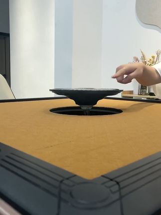 家庭聚会新选择,全自动麻将机轻松变身餐桌! 家里有老人想打牌却没合适场地?这款麻将桌让问题迎刃而解!