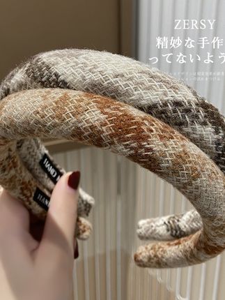 秋冬必备!这款格纹发箍让你一秒变洋气 冬天必备!这款发箍不仅保暖还能修饰脸型#格纹 #毛呢 #高颅顶