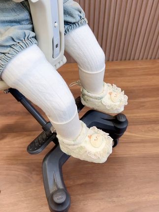 宝宝冬天再也不怕冷!柔软防滑公主袜鞋守护宝贝每一步 冬天宝宝脚丫子容易冻着,这款小靴子保暖又好看!#软底软面穿上超舒服#母婴好物#好穿又好搭#保暖又好看#来双11解锁秋冬本命穿搭