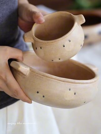 小熊!小熊!小熊!我们爱你~ 是谁的餐具这么可爱ya !圆滚滚的杯身+憨态可掬的小熊脸,盘子直接复刻小熊轮廓🐾釉面温润细腻,细节拿捏超绝,吃饭像和小熊贴贴耶✨ #治愈系餐具 #好物推荐🔥 #餐具 #生活美学 #1000走心礼物