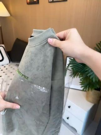 宝贝穿上就不脱!纯棉卫衣套装,免费退货超安心 秋宝宝怕冷?这款加肥加大套装有运费险!可以放心试穿哦~#春秋新款 #卫衣套装 #潮童穿搭 #面料柔软亲肤 #被秋日氛围感穿搭拿捏了