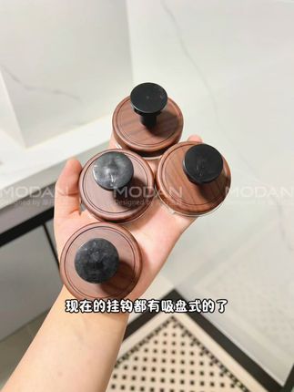 厨房神器!免打孔旋转挂钩,解放你的墙面空间! 家里东西多不好放?试试这个能挂各种物品的好物!#厨房好物#好物推荐🔥#居家好物#实用好物