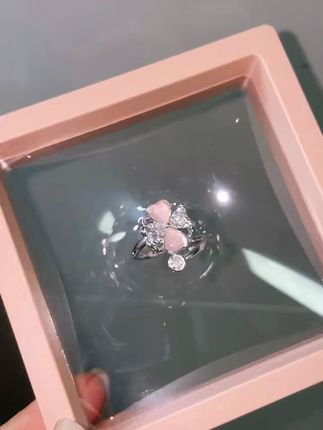旋转爱心四叶草,闺蜜礼物新选择! 姐妹们!这个寓意美好的小物件一定要去拍一套哈~真的太好看了!!!#首饰分享#时尚饰品#礼物推荐#钛钢戒指#食指戒