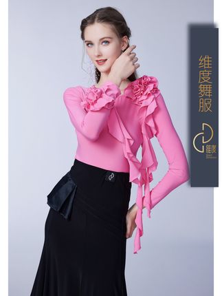 舞台之上,灯光聚焦,你轻盈旋转 似梦入凡尘的精灵 这一瞬的绝美,由维度的舞裙为你定格#抖音校园LIVE计划·深圳大学站 #火影忍者手游 创作赢百万现金 #超能下蛋鸭视频激励活动 #风从东方来 #开学基础开学的vlog就不基础