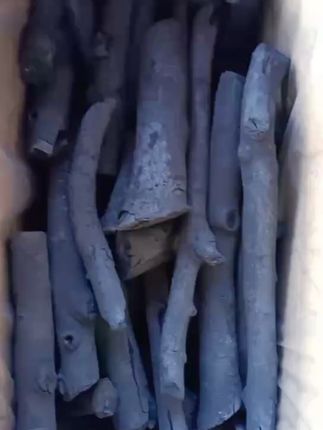 告别烟熏火燎!户外烧烤就用这款无烟木炭 纯苹果果木炭,保质保量。
