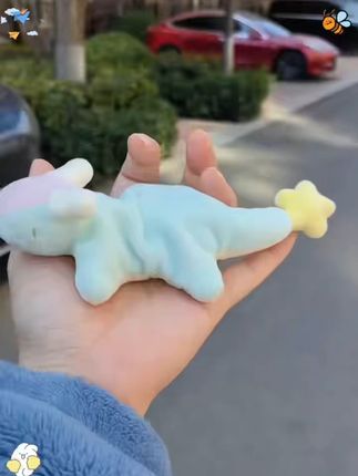 你看,又想送给别人了吧我的宝 我说我想要,非常想要,于是我也拥有了一只小梦龙#于是我也拥有了一只小梦龙 #小梦龙材料包 #小梦龙玩偶 #毛毡玩偶材料包 #小梦龙玩偶diy #小梦龙玩偶diy材料包