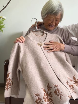 年少不知父母恩,半生糊涂半生人,总以为来日方长其实世事无常#妈妈装推荐 #中老年女装 #秋季新款 #奶奶装