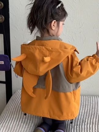 幼儿园穿搭赢麻了!女童小恶魔三合一冲锋衣太懂娃了~ 内胆能拆,早晚穿不闷汗~!#秋冬穿搭 #女童穿搭 #冲锋衣 #女童外套 #被秋日氛围感穿搭拿捏了