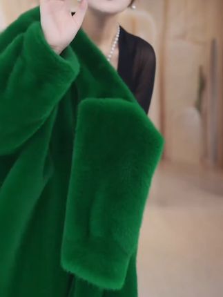 穿上雪兰貂外套,冬天再也不怕冷!免费退货更安心 冬天怕冷没时尚感?这款高端外套帮你解决!运费险可退换哦~#秋冬穿搭#高级感穿搭#秋冬新款#品质女装#晒晒我的秋日穿搭