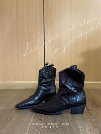 通勤逛街都靠它!美式复古西部靴,百搭又出片! #穿搭 #靴子 #显高显瘦显腿长 #早秋穿搭 #最超前的入秋搭子出现了