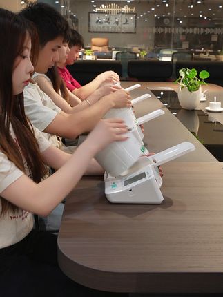 血压不稳定?这款全自动臂式血压计帮你轻松搞定! #血压计 #臂式血压计 #测血压 #电子血压计 #高血压