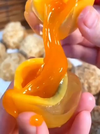 一口咬下全是流心!广安溏心鸭蛋太上头了 今天又做了很多特色蛋品!有需要的朋友点击小黄车下单哦~#地方特色美食#家乡特产#松花皮蛋#皮蛋#总有一种味道能让你想起故乡