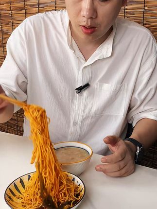 重庆小面灵魂调料,一口唤醒你的味蕾! 今天又做了两碗面条给大家尝了下,味道不错吧!喜欢吃的家人们赶紧冲!!#解锁绿豆的隐藏吃法#我只是个爱火鸡面的笨蛋