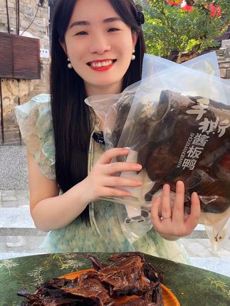 香辣酱板麻鸭,越嚼越香,停不下来! #美食 #无辣不欢 #卤味 #零食推荐 #湖南特产