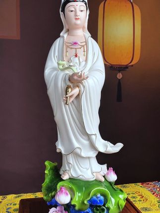 观音像摆在家中,宁静祥和氛围立现! 想在家里摆放一尊寓意美好的艺术品?这款雕像不容错过!#观音菩萨 #七珍官方旗舰店