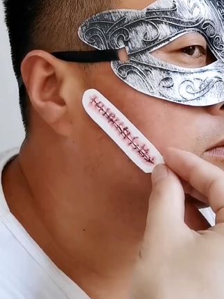 小清新手指艺术,一秒变潮酷! 像不像蒙面大侠,在贴个伤疤,太酷了#伤疤 #防水贴画 