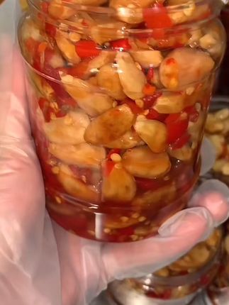 辣到停不下来!湖南特产小蒜米开胃又过瘾 今天又做了很多特色菜,有喜欢吃这种口味的朋友吗?评论区留言哦~#夏天来点“凉快”美食#我不是做饭天才吗#被王源广州vlog馋哭了#贵州究竟有多少好吃的城市#复刻超好吃的懒人版三汁焖锅