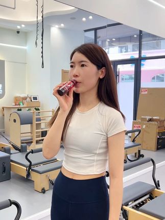 健身党爱喝!蔓越莓原浆 精选黑龙江特产野生蔓越莓制成原浆,每一口都能看到清晰的果肉纤维,营养满满超实在~不用多喝,每天一瓶就够,既能满足味蕾,又能为美丽加分,健身或日常喝都超合适!#蔓越莓原浆 #蔓越莓 #蔓越莓汁 #果汁推荐 #饮品推荐