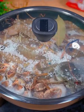 盐焗海鲜超香!一料多用太方便 家里来客人不知道做啥菜?试试这调料!一料多用超方便!#地道荆楚风味就在这盘灌辣椒里#面食小白也能轻松做的香葱肉饼#生万物里的秫秫是什么#解锁家庭版泰式酸辣酱#炒方便面太香了