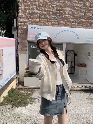 穿上这件蕾丝棒球服,美翻整个春天!放心买,运费险保障退 秋冬必备!这款棒球服真的太好穿了!!关键现在有运费险,拍回去不好看还可以退哦~#秋季穿搭#夹克外套#外套#棒球服#小个子初秋显瘦穿搭