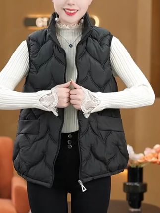 妈妈再也不用担心换季没衣服穿!轻松退换,新款棉马甲来啦 秋冬季节必备单品!这款马甲搭配外套、毛衣都好看!还有运费险哦~#秋季穿搭#面料柔软舒适#中老年女装#棉衣棉服#被秋日氛围感穿搭拿捏了