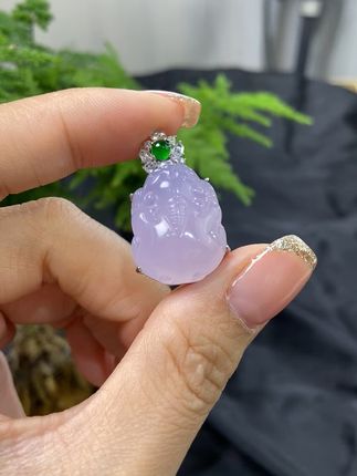 简约玉髓貔貅吊坠,提升气质的秘密武器! #玉石魅力 