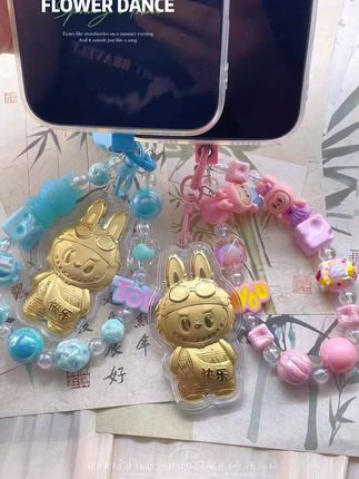新品拉布布挂件 直播间好礼送不停 快来直播间看看吧 晚上8点开播#礼物 #好物推荐🔥 #送礼 