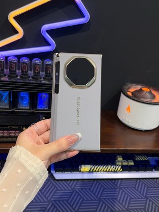 金脊承三屏真皮裹乾坤!XT中轴电镀金边超薄无感,折叠十万次稳 金脊承三屏真皮裹乾坤!XT中轴电镀金边超薄无感,折叠十万次稳如鎏金定海针! #华为matext三折叠屏手机壳