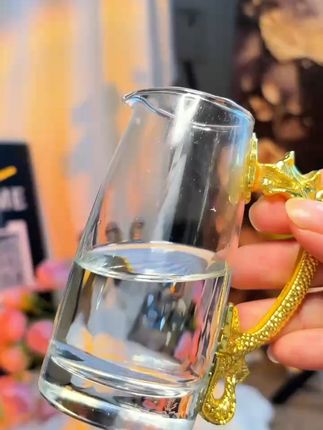 家里聚会就用这十二生肖酒杯,太有面子了! 这个杯子太好玩了!喝什么都能用,还能当摆件装饰家里的桌面!#杯子控#餐具#家居好物#居家好物#兰州年轻人的花式微醺大赏