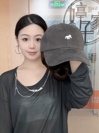 姐妹们不要再折腾自己的头发了 这样的假发直接焊在头上 #假发  #帽子假发  #发型  #美出高级感