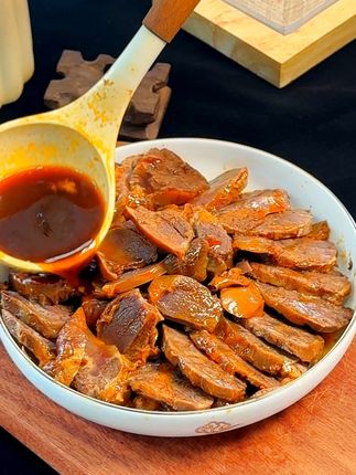 家常卤味香飘满屋,传统味道全家爱! 今天又做了很多卤菜!自从用了这个调料包后,我做的卤菜味道更好了!#妈妈做的菜是最好吃的菜#国庆的好好吃饭清单#鸡排哥开始限购了#宁夏糊辣辣真的无敌了#需要大声安利的烟火气美食