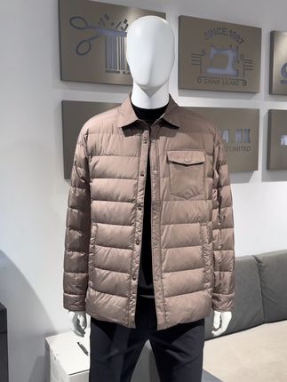 秋冬保暖不用愁,这款羽绒服还上身有型不臃肿~ 冬天怕冷又不想穿厚衣服?这款羽绒服帮你解决难题!#利郎简约男装 #羽绒服 #商务休闲 #男装 #秋冬穿搭