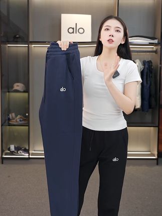 穿上这条卫裤,轻松应对秋天的每一个场合! 秋冬穿啥裤子?这款包邮、有运费险的裤子帮你解决难题!#面料柔软舒适#谁穿谁好看#秋季穿搭#卫裤#被秋日氛围感穿搭拿捏了