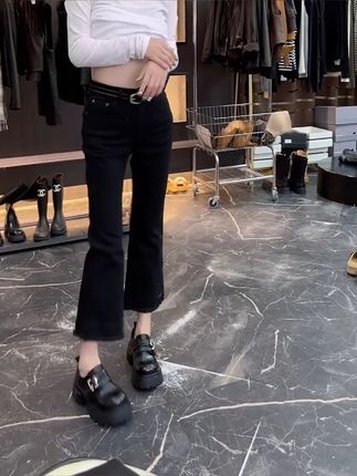 小个子女生的显瘦秘密!九分微喇牛仔裤太百搭了 姐妹们!秋冬一定要试试这条裤子!!!真的巨好看!而且不挑身高体重~#秋季穿搭#牛仔裤#小个子穿搭#百搭神裤#初秋一周不重样穿搭