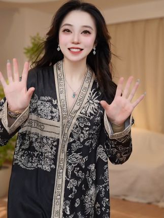 寒风起时,这件睡衣就是你的私人暖阳,贴身守护每场安眠。 #睡衣家居服 #透气舒适 #面料舒适透气 #睡衣女 #被秋日氛围感穿搭拿捏了