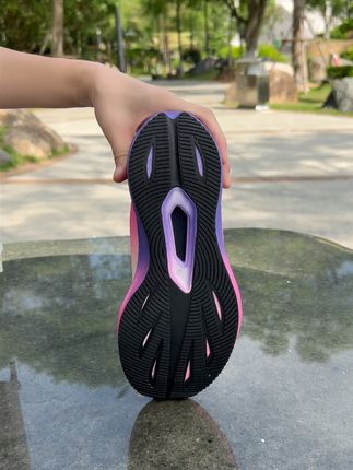 跑步就穿它,轻盈碳板跑鞋助你飞起来! 孩子参加体育考试没好装备?这款鞋子助他轻松拿高分!#碳板跑鞋#跑步鞋#跑鞋推荐#透气舒适#秋冬的第一双新鞋必须安排上