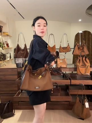 轻松通勤!撞色单肩包,退货无忧太方便 姐妹们!这个包包真的太好看了吧!!!关键现在拍一发三还送运费险!喜欢就赶紧冲啊~#包包推荐#美包分享#托特包#轻奢包包#早秋高智感职场穿搭