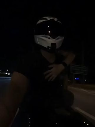 骑友们,你们的挡泥板也如此调皮吗  #摩托车 #机车 #骑士的快乐 #倍耐力轮胎