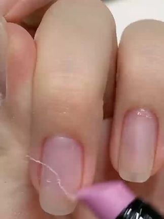 指甲脆弱易断?这款护甲油包邮到家,一抹滋润修复! 从此实现美甲自由,再也不怕频繁换甲指甲薄、软、易断啦!!!#美甲 #美甲控 #是时候晒出我的秋日新美甲了
