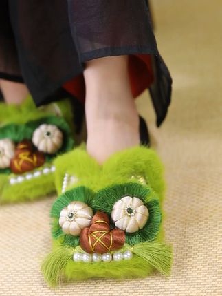 民族风 diy 绣花鞋 手工虎头成人半拖 #手工拖鞋 #虎头鞋 #民族风绣花鞋 #国风刺绣 #一脚蹬懒人鞋