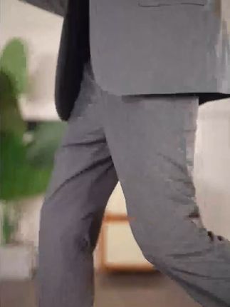轻松搭配,正装休闲两不误!小西裤还能免费退哦~ 今天下午两点到晚上八点!拍一单送两双袜子!!还有运费险!可以放心入了!#男士休闲裤#小西裤男#百搭裤子#西裤#通勤穿搭如何摆脱土气感