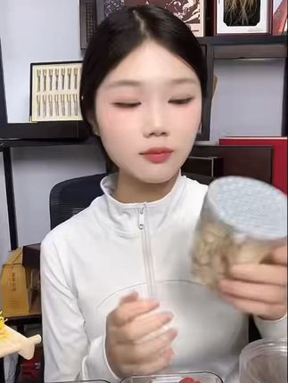 解腻神器!山楂荷叶茶让你大餐后轻松消化 这个季节吃火锅、烧烤少不了!有它能解腻,还能喝出健康!