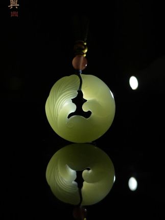 和田玉平安扣,戴出好气质! 想戴有寓意的好物?这款项链帮你实现!#珠宝首饰 #和田玉 #项链 #平安扣吊坠 #保真和田玉#毛衣链