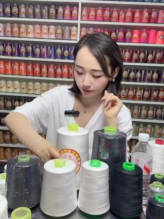 缝纫达人必备!轻松搞定手工活! 服装旺季来临老板们还在为缝纫线发愁吗,402高速缝纫线500克重20克轻筒来啦快来围观吧~#源头实力厂家 #手工diy #手工 #弹力线