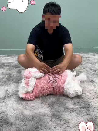用这个大兔子哄女生,一哄一个准。 #女朋友生气系列 #女朋友礼物 #毛绒玩具