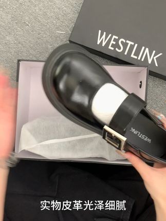 穿上这双厚底松糕鞋,轻松驾驭英伦风!包邮退货无忧 姐妹们!这个鞋子真的太好穿了!!!而且还是包邮发货,还有运费险呢~喜欢的小仙女快冲吧~#夏日通勤休闲穿搭#毫不费力的夏秋过渡穿搭#dirtywork亚比的统治区#挑战50岁妈妈帮我打扮#跟着白昼小熊DL摇打开恋夏风